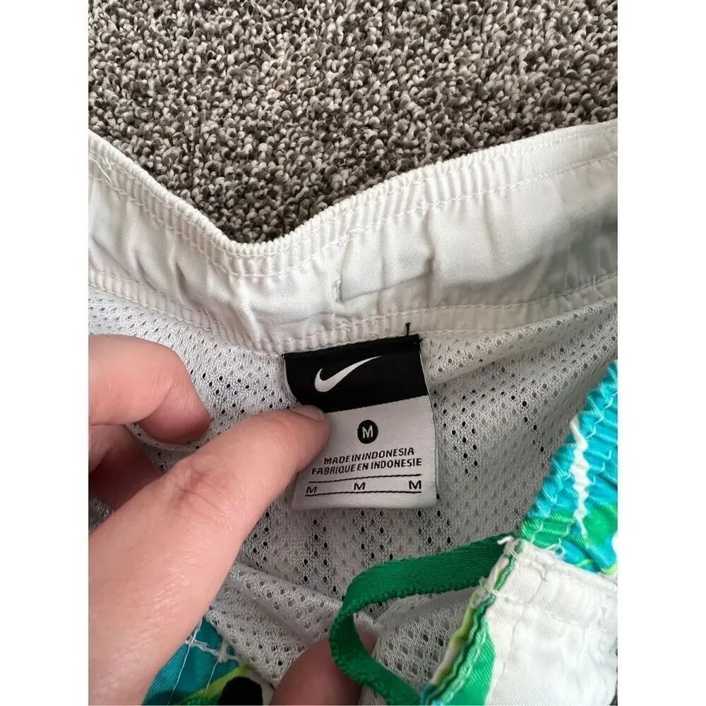 Nike youth medium swim shorts - Picture 2 of 3